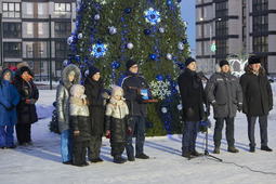 The solemn ceremony of handing over the keys to the first residents of the district was attended by Yuri Lebedev, General Director of Gazprom Pererabotka Blagoveshchensk LLC, Vladimir Konstantinov, head of the town of Svobodny, and Mikhail Shirokov, General Director of Zhiloy Mikrorayon LLC.