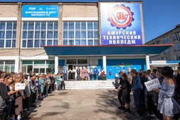 Olga Zakurdayeva, Head of the Training and Development Department of Gazprom Pererabotka Blagoveshchensk LLC, told the students of the Amur Technical College about the plans for the development of the field-oriented education program and congratulated the students on the Knowledge Day.
