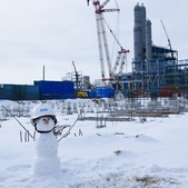 Let’s welcome this winter together with a cute gasman snowman.
