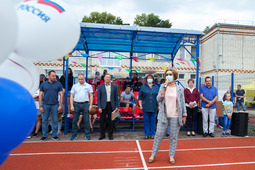 The ceremony was attended by Elvira Agafonova, the head of Svobodnensky District, Evgeniy Lobanov, Deputy Minister for Physical Culture and Sports of the Amur Region, Evgeniy Baklanov, Deputy Director General for Human Resources, and representatives of sports and public organizations.
