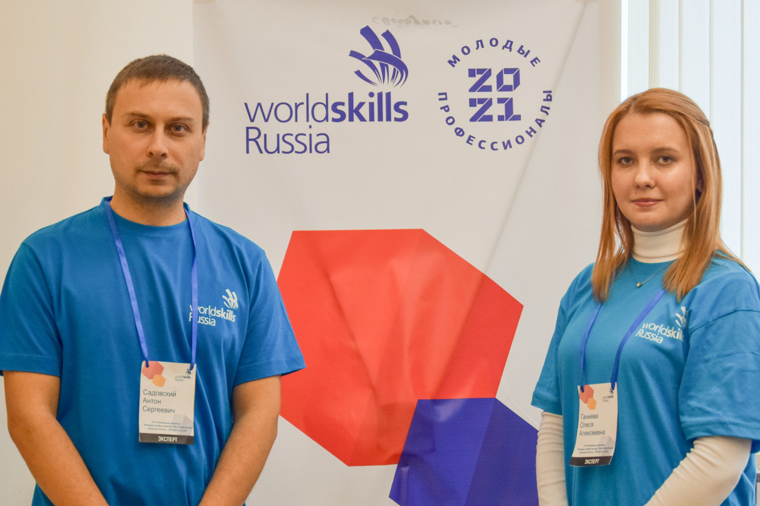 Anton Sadovsky, operator of process units of category 6 of process area 1, and Olesya Ganieva, laboratory assistant of chemical analysis of category 5 of the central plant laboratory.