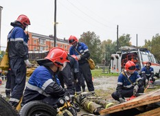 A certificate of compliance of the non-professional team with the mandatory requirements has been issued, and it confirmed the readiness of the volunteer rescuers to promptly respond to emergencies and to eliminate their consequences (specialization: search and rescue operations). All members of the emergency rescue teams of Amur GPP were awarded with the rescuer certificates, tokens and booklets under the international standard.