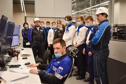 The thematic homeroom class was prepared by the Training and Development Department of Gazprom Pererabotka Blagoveshchensk LLC and it is a part of career guidance events for Gazprom class students.