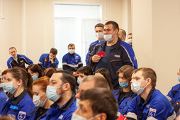 Denis Gruzov, Deputy Head of Corporate Security, was elected chairman of the trade union in the follow-up of the voting. New members of the trade union committee were elected from among the employees of the process and administrative divisions of Amur GPP.