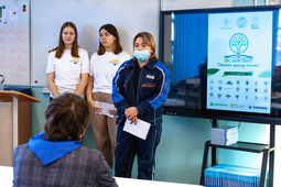 Gazprom class students took part in the All-Russian Eco-Dictation 2021. It was held at Svobodny school 1 which became the official venue of the event. Before the knowledge test began, the students were greeted by the staff of the Environmental Department of Gazprom Pererabotka Blagoveshchensk acting as the investor, owner and operator of the Amur Gas Processing Plant. Nadezhda Pavlovich, environmental expert of the project, told about how environmental protection is organized during construction and operation of the plant, what measures are being implemented to preserve natural resources.