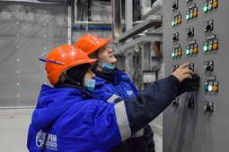 16 students of the Amur Technical College in Svobodny are having their on-the-job training at the Amur Gas Processing Plant. All of them are going to complete training in the following professions this year: environmental laboratory assistant, technological pump and compressor operator, oil refinery operator