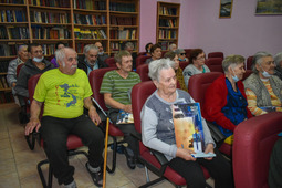 Since the relaxation of COVID restrictions, the Gas Processing Plant employees have been able to come to visit Svobodny elderly residents only today.