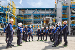 "I would like the students to set their hearts upon with self-advancement at the modern high-tech plant. Amur GPP is a plant where one can realize one's wildest ambitions, achieve professional success and become a sought-after professional engineer of the future," said Yuri Lebedev, Director General of Gazprom Pererabotka Blagoveshchensk LLC.