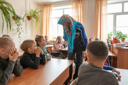 How to behave with strangers, how to understand whether fire is a friend or an enemy, what troubles lie in wait outdoors, and many other topics were discussed in the classes.