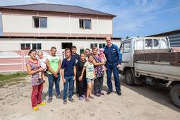 "Thank you for your help. I was once again convinced that there is a lot of good in the world! Very soon, we will gather in the kitchen with our big family: we have 28 people together with our grandchildren, and we will invite guests to a housewarming party," says Nadezhda Kukushkina, the mother of the family," says Nadezhda Kukushkina, the mother of the family.