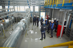 The guests also visited the Training and Production Center of the Amur GPP where they were shown the work of a computer simulator complex and a virtual reality training system.