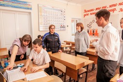 "You haven't just equiped the school, you've gifted knowledge to the children, thank you very much! Actually, we have one of the most well-equipped classroom which has everything. Together with the students, we are performing project works: for instance, we study composition of food products and medicinal drugs to understand which ones to use better, we test soil for nitrate content," Natalia Nepomnyashchaya, chemistry teacher, thanked the gas industry workers.