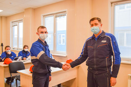 16 final-year students of the Amur Technical College in Svobodny have completed their on-the-job training at the Amur Gas Processing Plant.