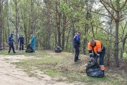 As a result, more than 20 bags of garbage have been collected and taken out.