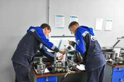 Also, the metrologists take part in loop testing of the main gas separation units at the first three process lines of the Amur GPP, collect data, record the instrument readings of the operational fleet, participate in the certification of test equipment, сheck the operability of instruments, etc.