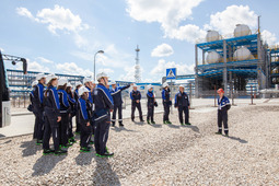 On the eve of Russia Day, many students led by Andrey Plutenko, President of the Amur State University, have visited the construction site of one of the world's largest gas processing plants.