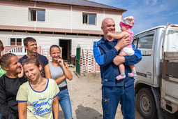 "We are repairing the house with the whole family, and the children are helping a lot. At first, we lived in an apartment provided by the district administration, but now we have returned to our home. Part of the family spends the night in the bathhouse which has been converted. The children have already moved to the second floor of the house, and we are trying to make it before the cold weather," says Nadezhda Kukushkina, the mother of the family.