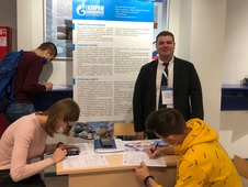 Traditional job fairs of Gazprom subsidiaries resume in the largest industry universities in Russia in this academic year. This week, more than 100 graduate students had their consultations at the stand of Amur GPP at the Industrial University of Tyumen (IUT) on potential employment and internship. More than 40 visitors filled out the company's questionnaires.